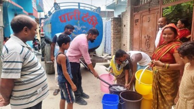 एमाले युवा नेता अजय गुप्ताको पहलमा घडिअर्वामा पानी बितरण